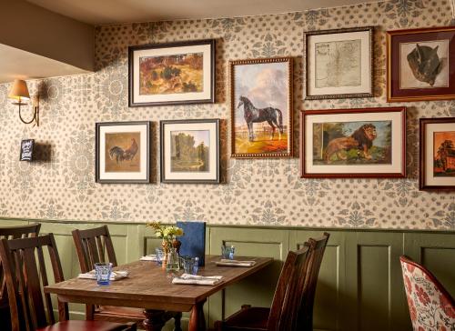 The Lion Inn - image 9