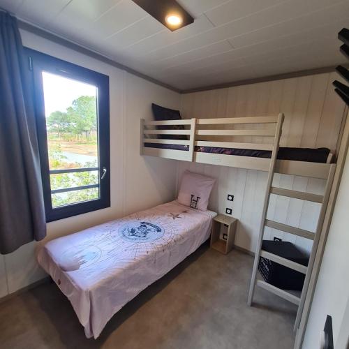 Chalet de Prestige a Agde, Residence privee avec Spa et Piscines proche plages near American Street