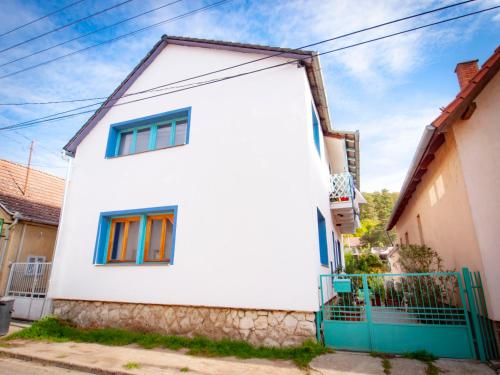 Mákvirág - Apartman és szobák (Makvirag - Apartman es szobak) in Zebegeny