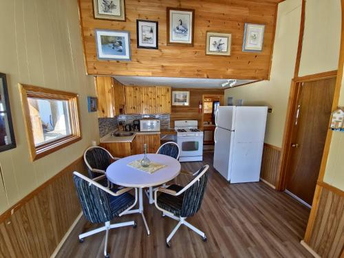 Dockside Cabin, Ardbeg (photo 3)