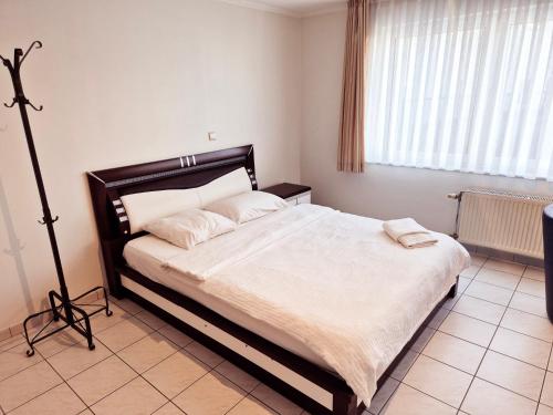 Flatpolis Brussels Airport Budget - image 3