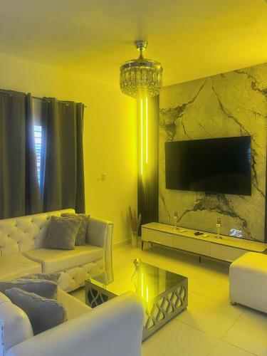 Casa amueblada en San Cristóbal – khách sạn tại San Cristobal
