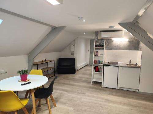 Cocina, Break Hôtel (Break Hotel) in Vierzon