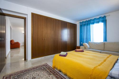 Apartment with Pool View  image 9