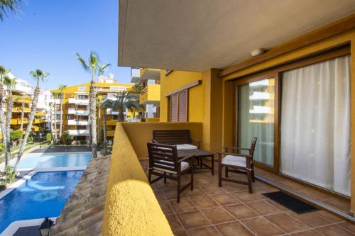 Apartment with Pool View  image 3