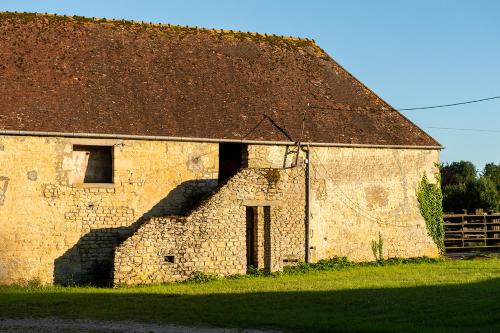 Pet friendly, spacious farmhouse on the Courtomer Estate, Normandy in Saint-Léonard-des-Parcs
