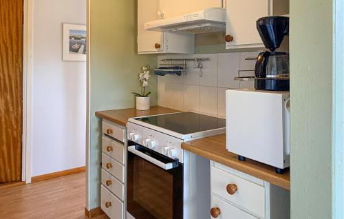 주방, Nice Home In Borgholm With Sauna in 코핑스비크