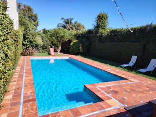 Espectacular casa de 4 dormitorios y 5 baños para 12 personas, en la mejor zona de Montevideo