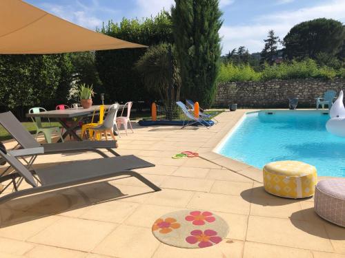 Erkély/terasz, Maison les rives Ardéchoises (Maison les rives Ardechoises) in Mercuer