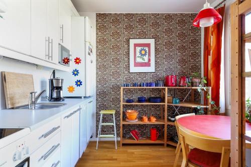 A stylish retro apartment near the metro and essential services, Helsinki (photo 6)