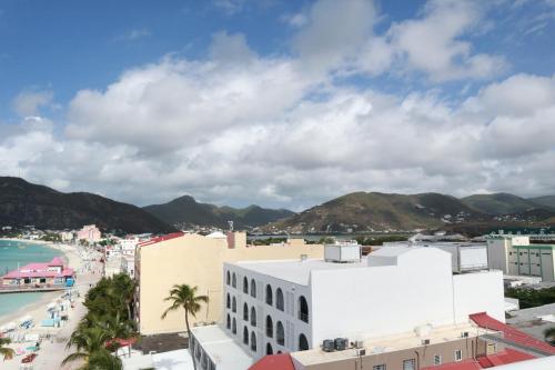 Panoramic Ocean View Flat-St Maarten in Philipsburg