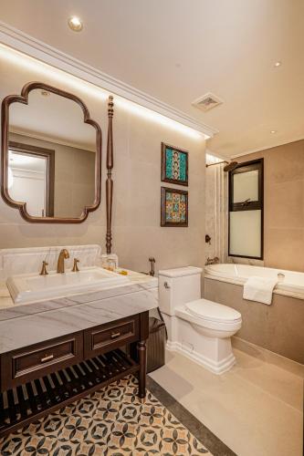 room detail thumbnail 2