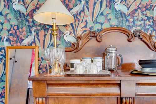 NEW The Old Smokehouse Central, Bohemian Room