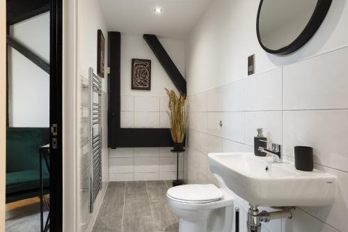 Newly Refurbished Feb 2026 - Cosy Duplex Bd1 - Bradford