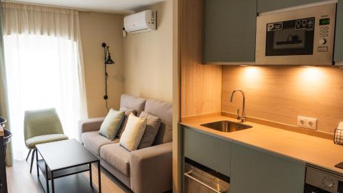 카세레스 Qazris Suites 4성급 게스트하우스 로비