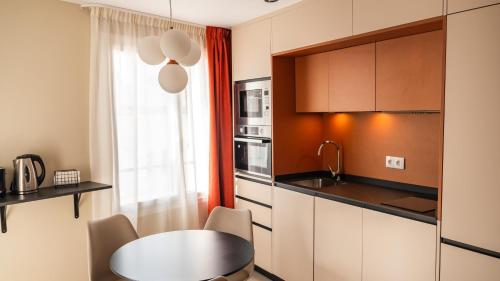 카세레스 Qazris Suites 4성급 게스트하우스 레스토랑