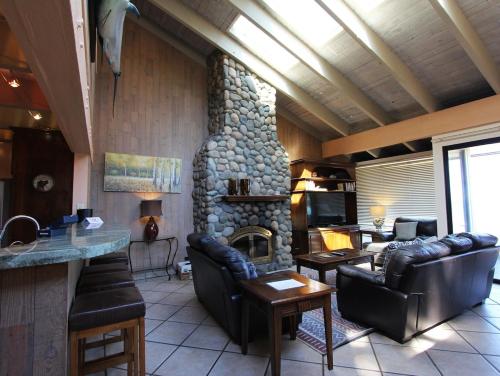 LLC1236 - Lakeside Landing condo, South Lake Tahoe (photo 3)
