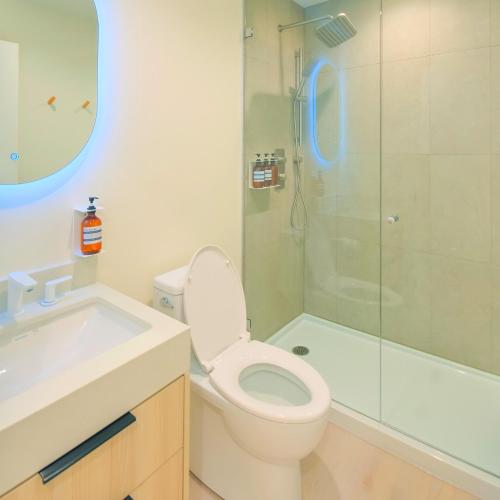 Newly Renovated 2 Bedroom Condo in Japantown! Near Railtown & Gastown! in Vancouver, Canada