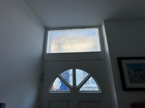 The Slipway Suite Fowey Harbour & Parking 1 Min The Slipway Suite Fowey Harbour & Parking 1 Min