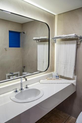 Deluxe Double Room with Balcony and Sea View image 7
