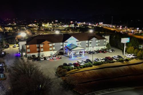 Holiday Inn Express Hotel & Suites Knoxville-North-I-75 Exit 112 by IHG · Heiskell