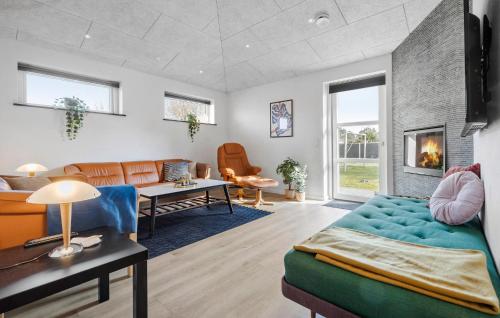  5 Bedroom Amazing Home In Ebeltoft in Ebeltoft