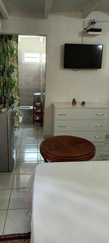 Facilities, Chambre climatisee in Bouillante