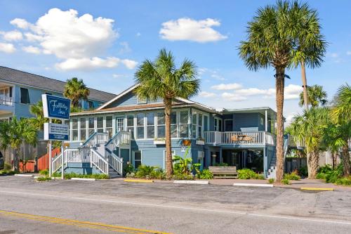 Folliday Inn - The Continental - Room 23 – Folly Beach, SC