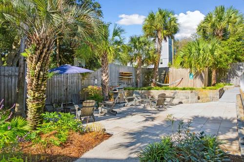 Folliday Inn - The Continental - Room 23 – Folly Beach, SC