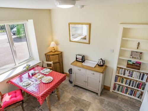 A szálláshely kívülről, Pant Y Cwtsh in Llandyfaelog