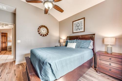 Spacious Branson West Retreat Pool and Golf Access!