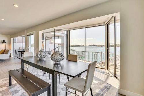 View, Riverfront Luxury Retreat in Parker (AZ)