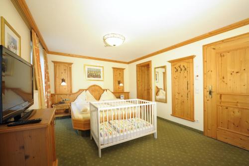 Hotel Garni Alpenland – Altenmarkt, MN