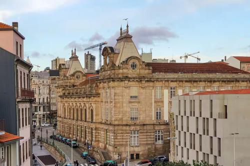Great Flat & View in Historic Porto by LovelyStay