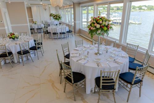 Banquet hall, Oyster Point Hotel in Red Bank (NJ)