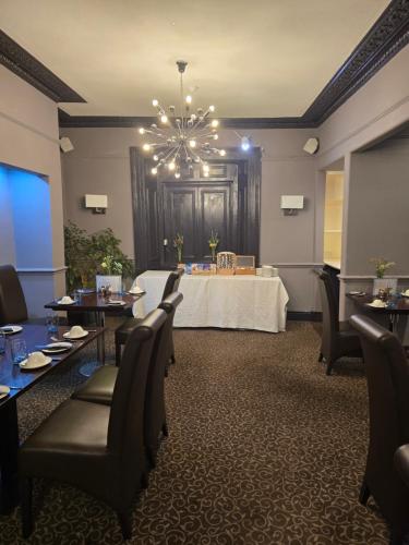 Restaurant, Queens Court Hotel in Exeter