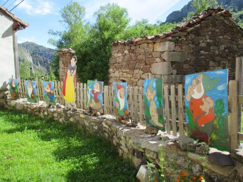 Apartamentos Rurales El Bedular