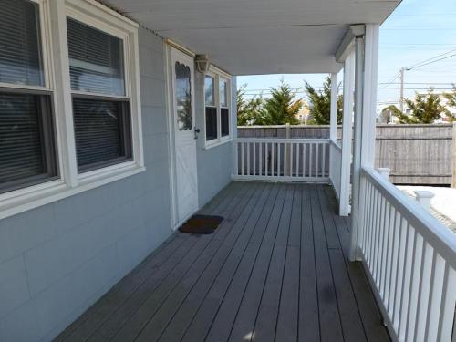 Exterior view, Ocean Block, Brant Beach, Wifi, Covered Porch, Washer Dryer, 3 Bedroom-Just Walk Up A Few House Leng in Beach Haven (NJ)