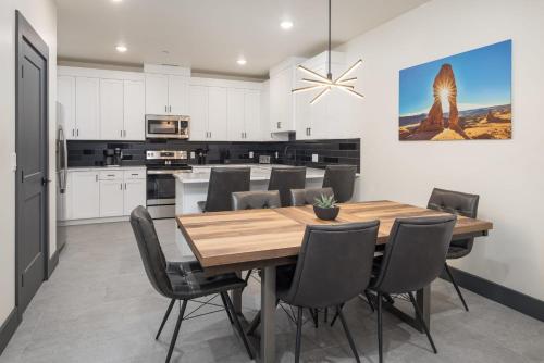 Vizcaya #11 - Moab's Newest Luxury Rental in Spanish Valley