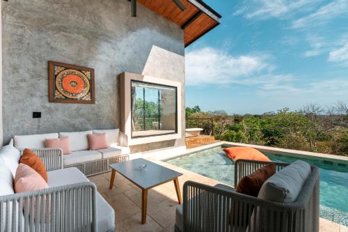 662715258 Alaya Yoga & Surf & Retreat