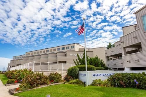 Mariners court 221