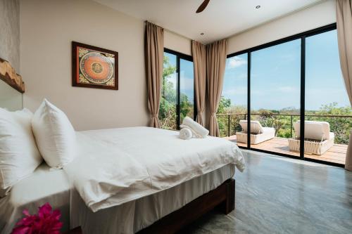 662716515 Alaya Yoga & Surf & Retreat