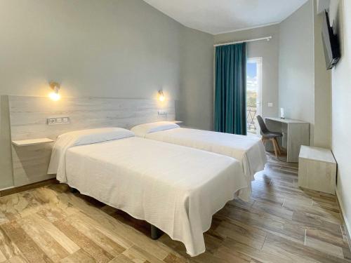 Te Maná Hotel - main image