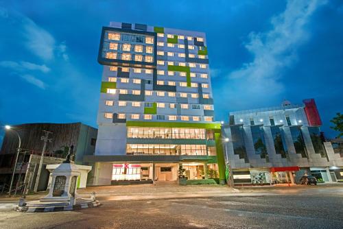 レストラン, ウィズ プライム ホテル ハサヌディン マカッサル (Whiz Prime Hotel Hasanuddin Makassar) in マカッサル