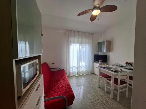 One-Bedroom Apartment with Sea View image 6