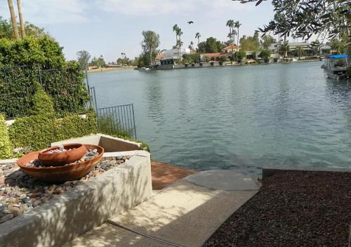 Two-Bedroom House room in Lakefront Home with Pool and WiFi