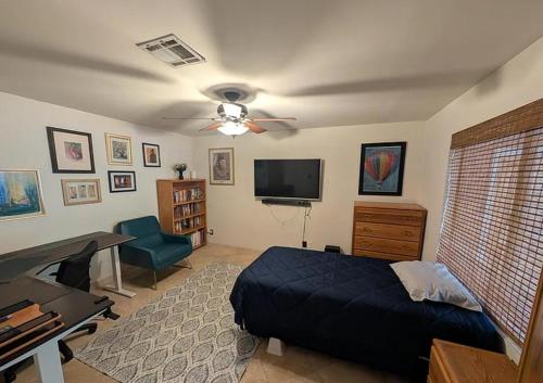 Two-Bedroom House image 9