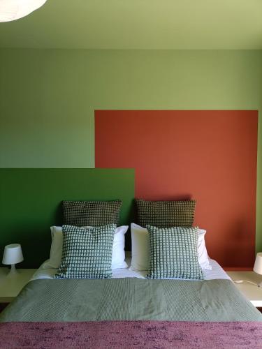 Triple Room with Balcony image 8
