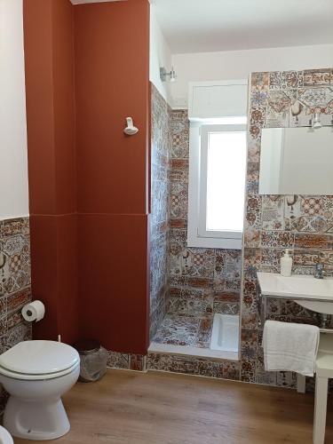 Triple Room with Balcony image 5