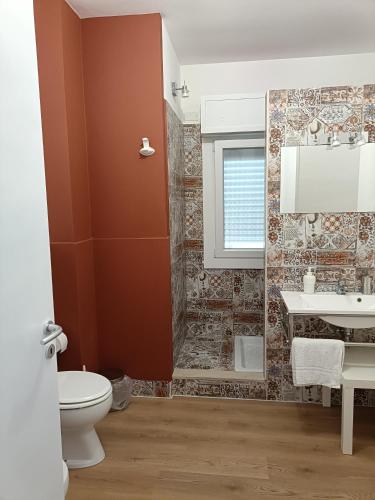 Double Room with Balcony image 6